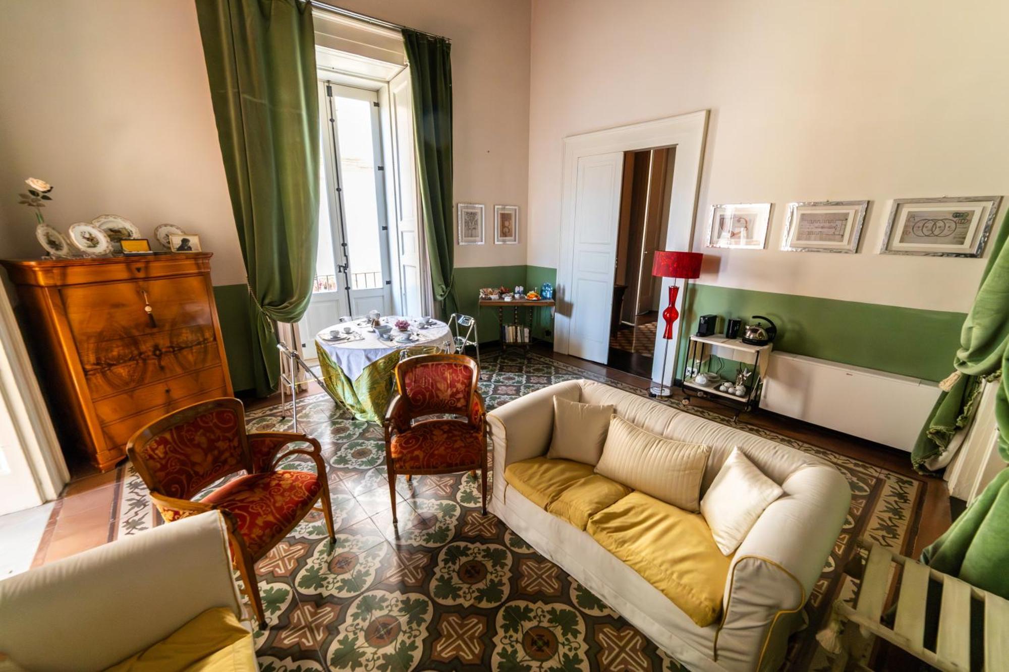 Dimora Storica Giostra Vecchia - Palazzo Grisolia 1809 โกเซนซา ภายนอก รูปภาพ