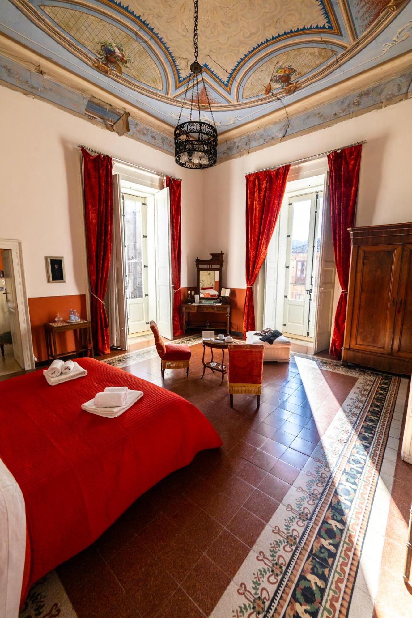 Dimora Storica Giostra Vecchia - Palazzo Grisolia 1809 โกเซนซา ภายนอก รูปภาพ