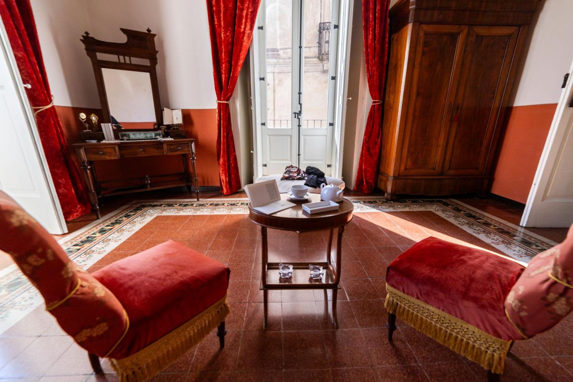 Dimora Storica Giostra Vecchia - Palazzo Grisolia 1809 โกเซนซา ภายนอก รูปภาพ