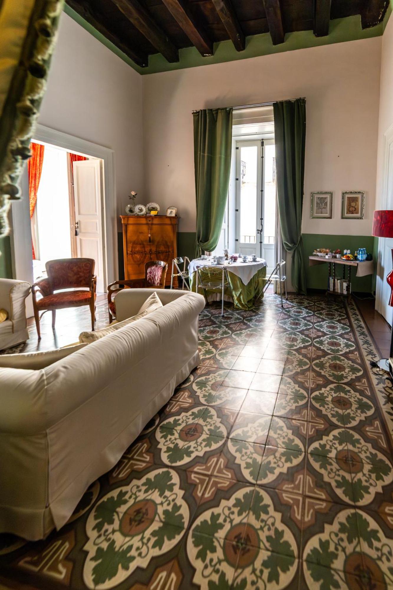Dimora Storica Giostra Vecchia - Palazzo Grisolia 1809 โกเซนซา ภายนอก รูปภาพ