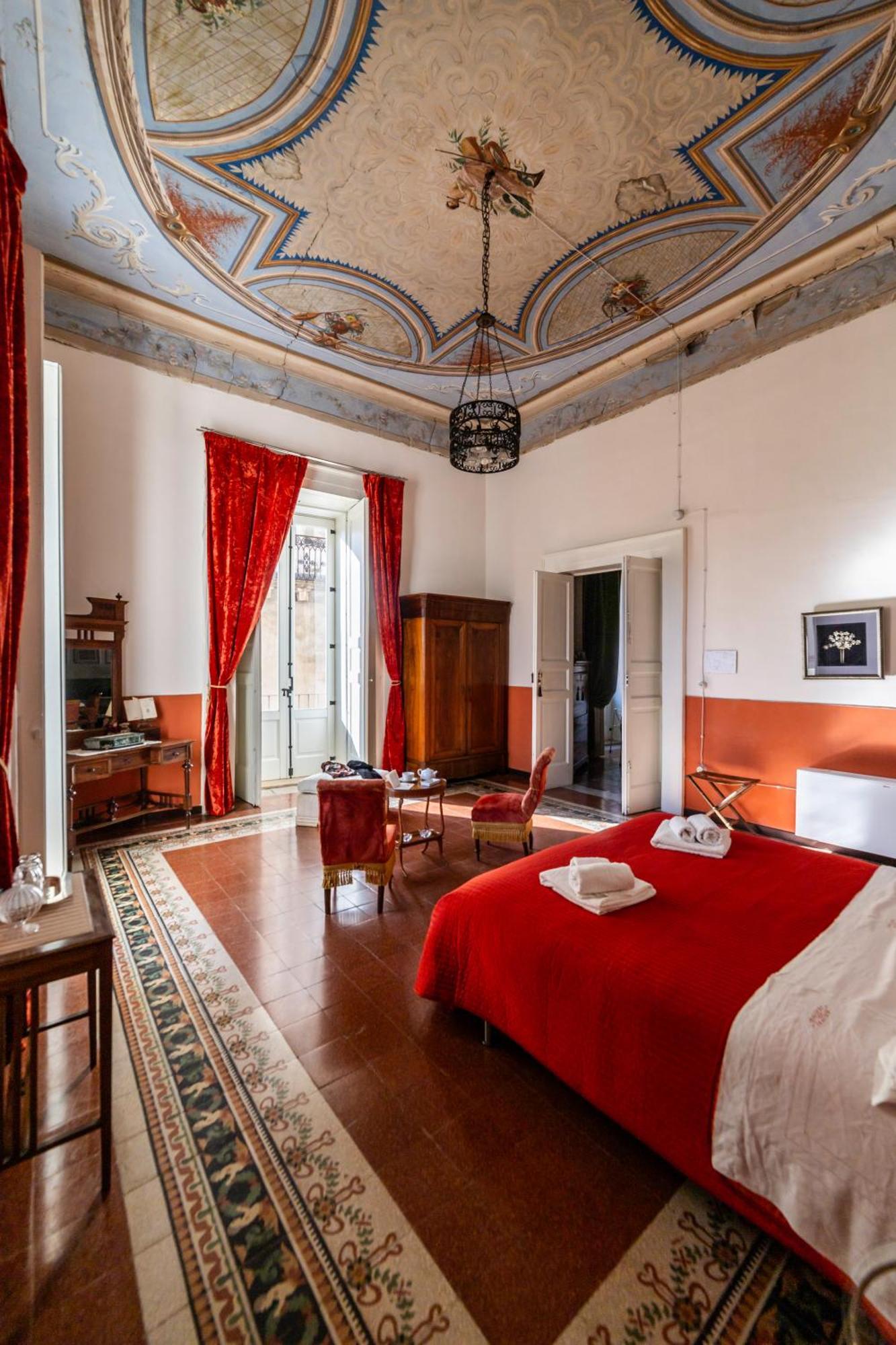 Dimora Storica Giostra Vecchia - Palazzo Grisolia 1809 โกเซนซา ภายนอก รูปภาพ